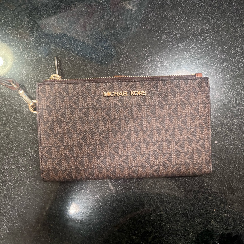 Michael Kors wristlet